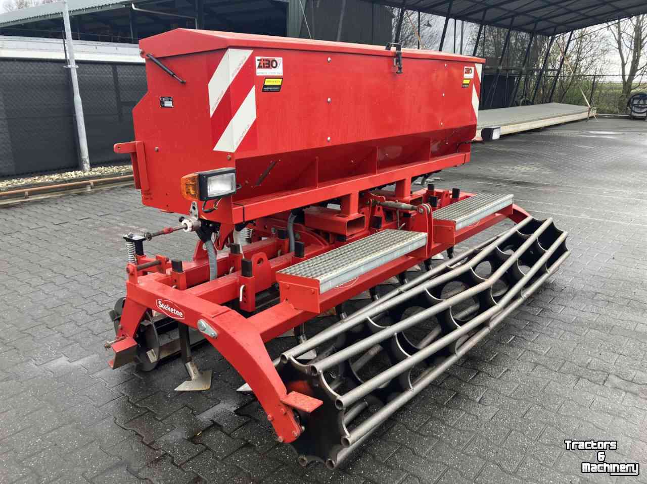 Seedbed combination Steketee CR3000 front combirol + kunstmestunit