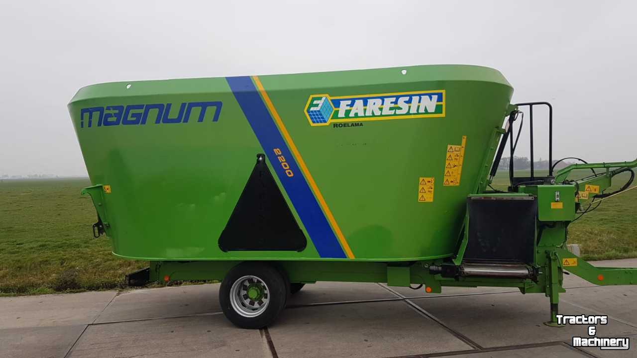 Vertical feed mixer Faresin Magnum 2200