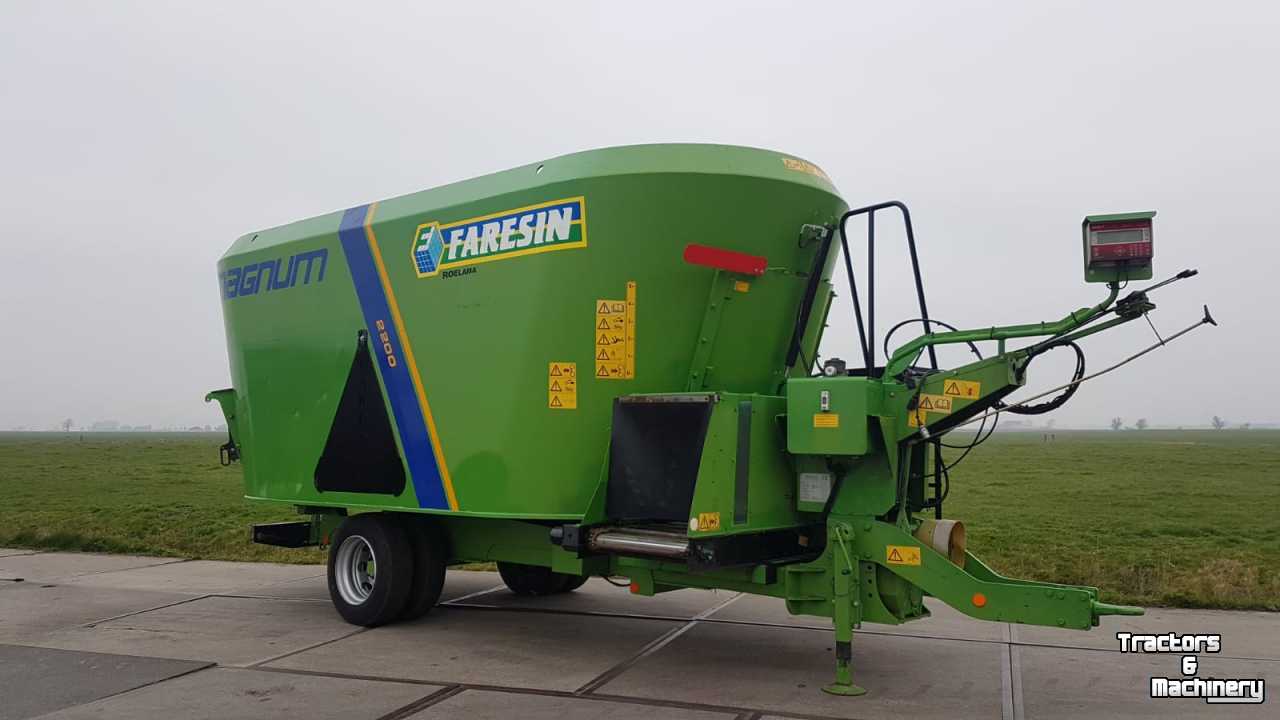 Vertical feed mixer Faresin Magnum 2200