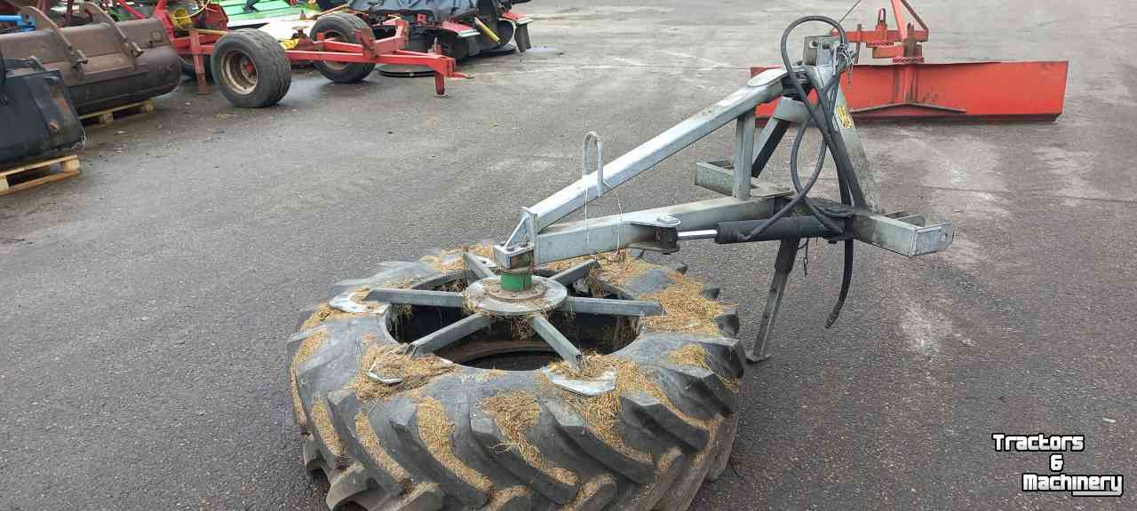 Feed sweeper wheel  Voerveegband