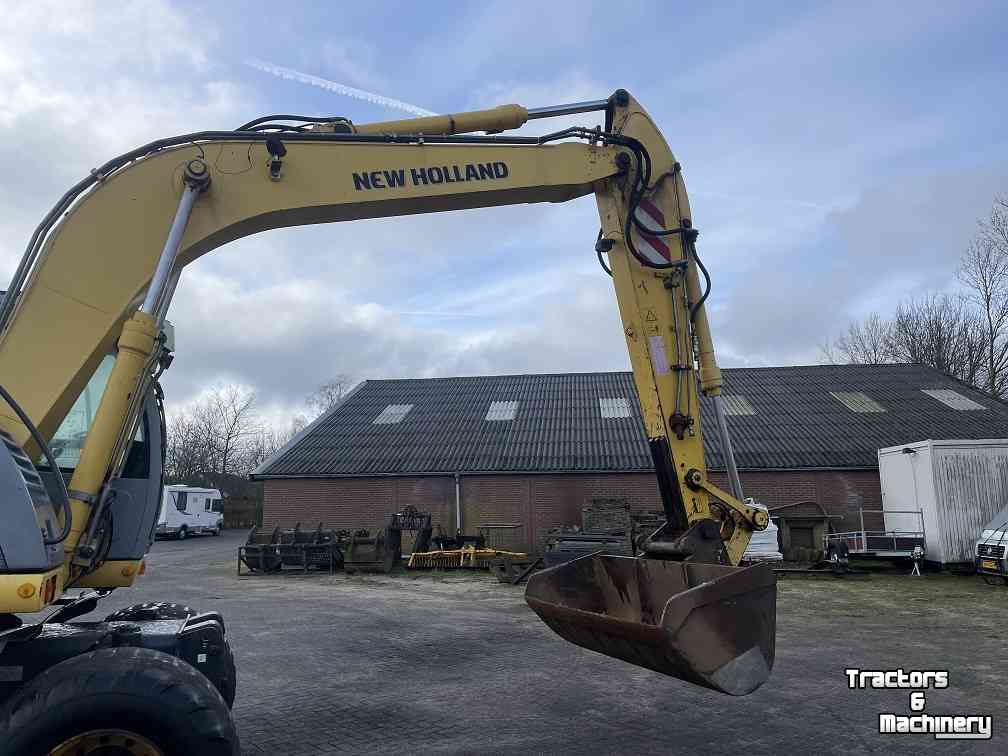 Excavator mobile New Holland MH plus mobiele kraan