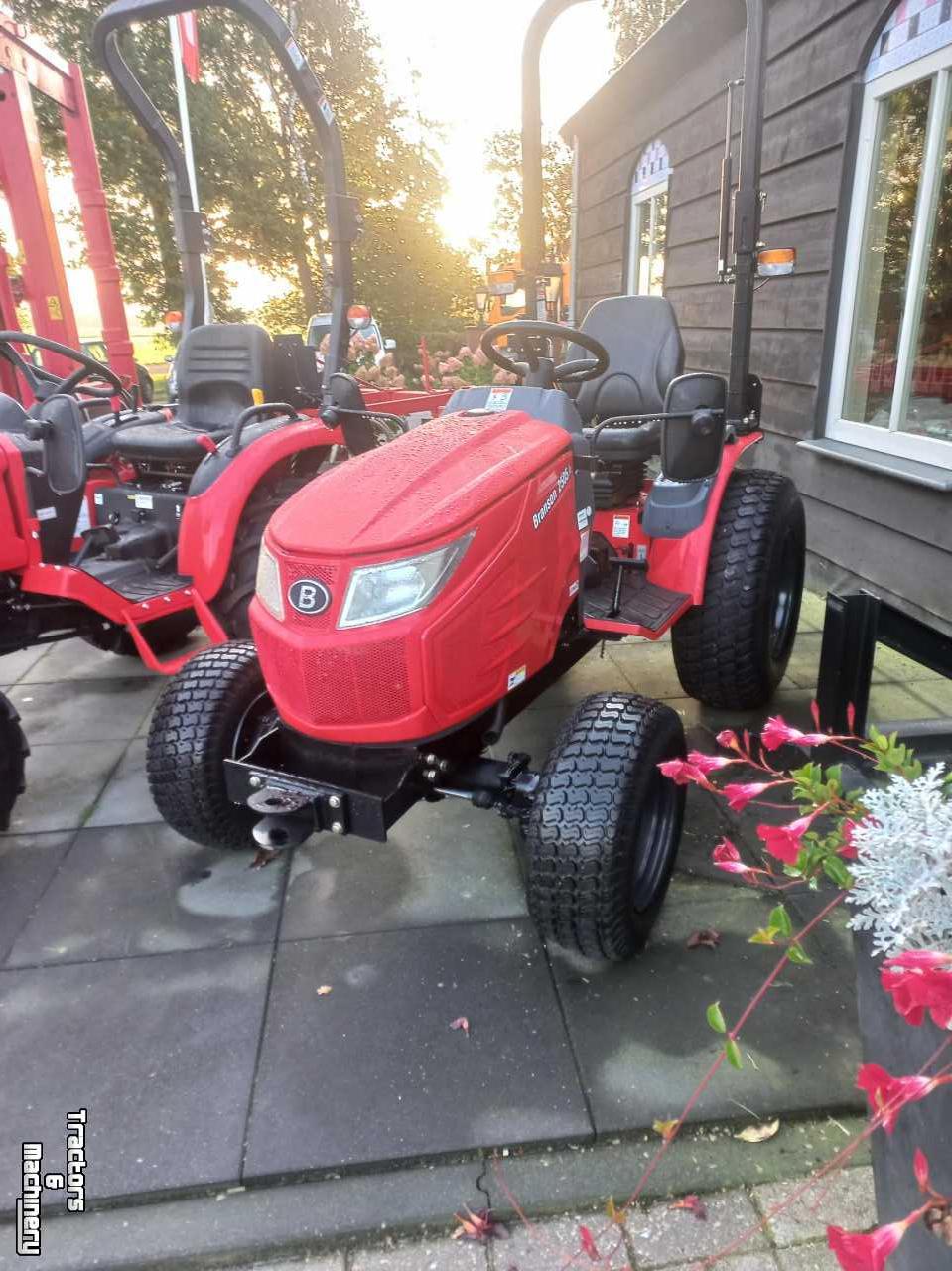 Horticultural Tractors Branson 2505