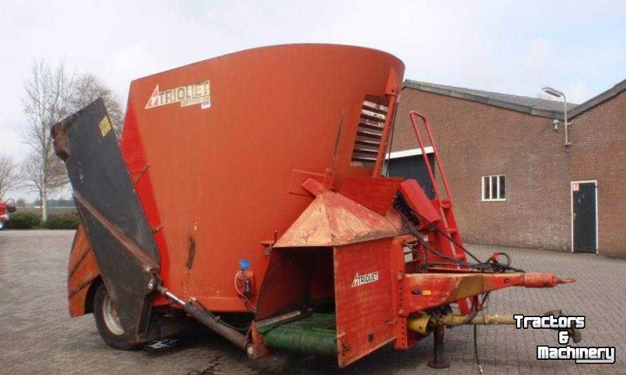 Vertical feed mixer Trioliet VT 1200 Voermengwagen Feedmixer