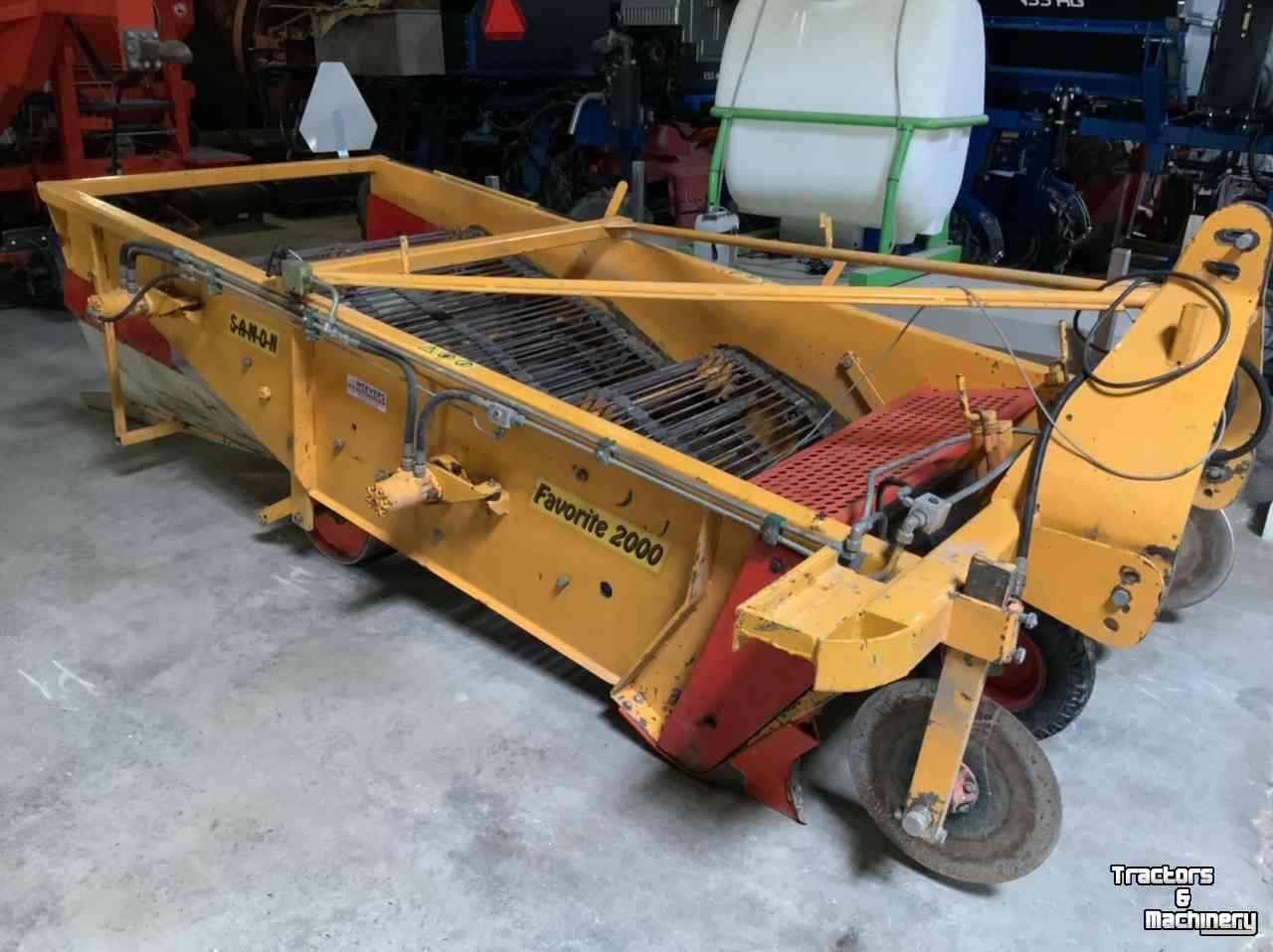 Onion harvester Samon Samon SU2H3 uienrooier en loofklapper