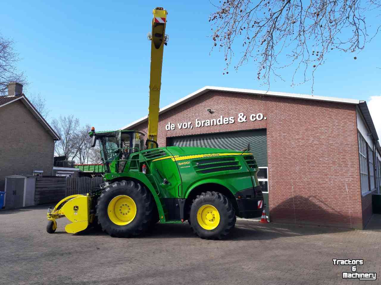 Forage-harvester John Deere 8400i 4wd Veldhakselaar Forage Harvester Feldhacksler