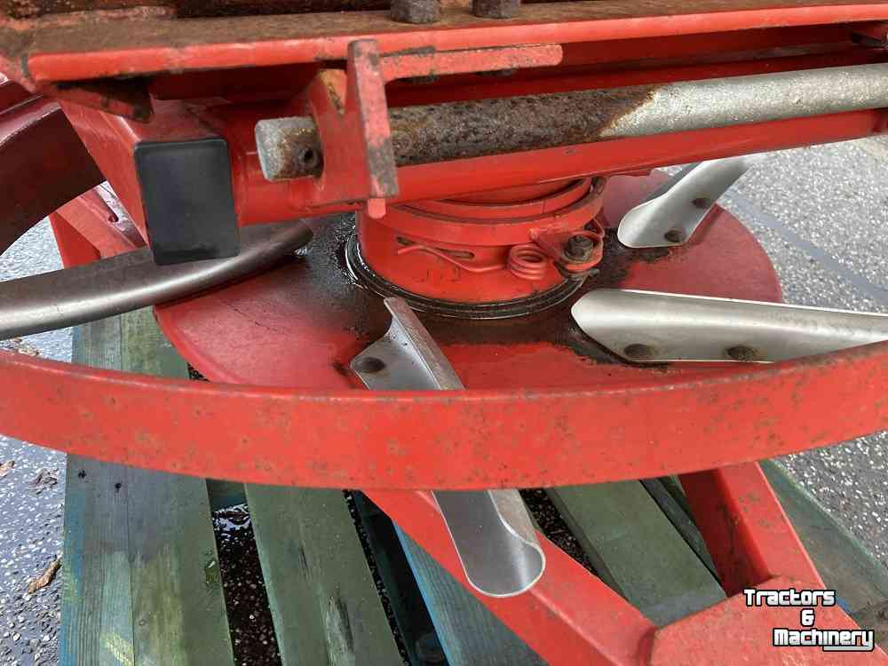 Fertilizer spreader Lely 1500