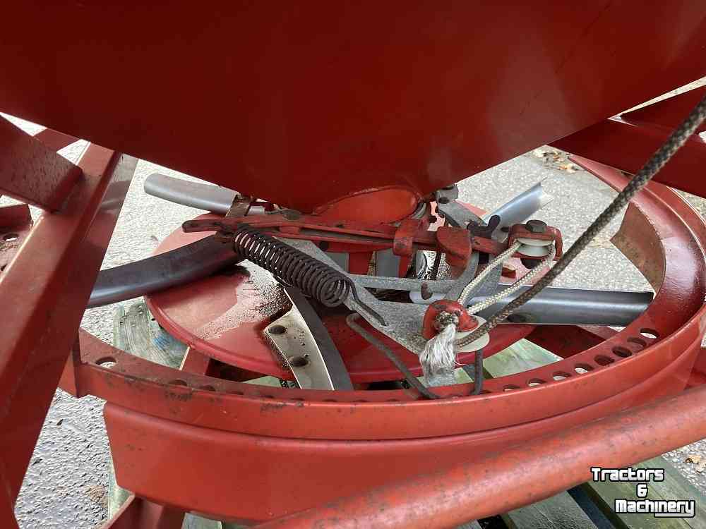 Fertilizer spreader Lely 1500