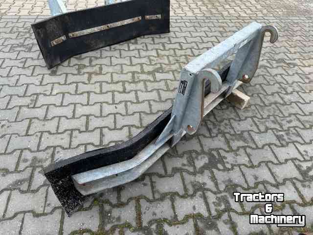 Rubber yard scraper Qmac Rubberschuif 270cm