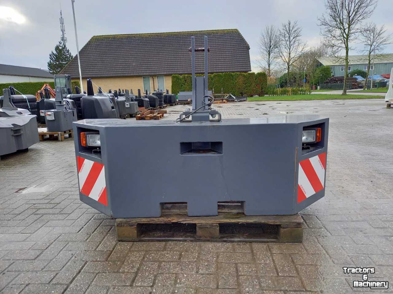 Front-bumper  Tractor Bumper eenvoudig te verzwaren tot 1300 kg!