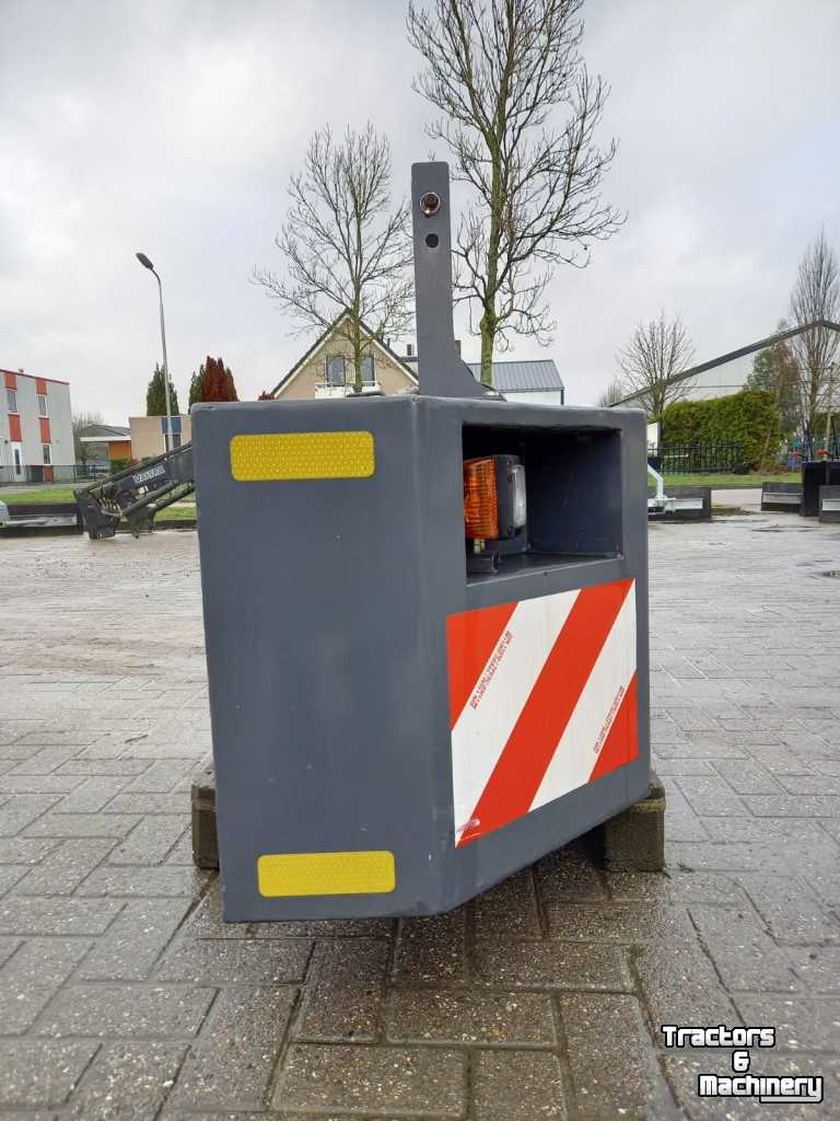 Front-bumper  Tractor Bumper eenvoudig te verzwaren tot 1300 kg!