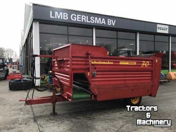 Silage-block distribution wagon Schuitemaker Amigo 30S