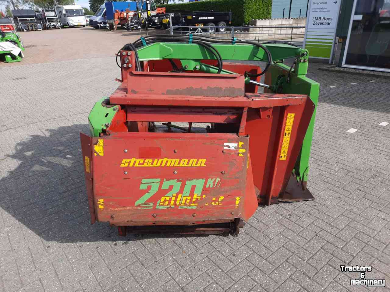 Silage grab-cutter Strautmann 220 KD voerbak, voeruitkuilbak , krabbak