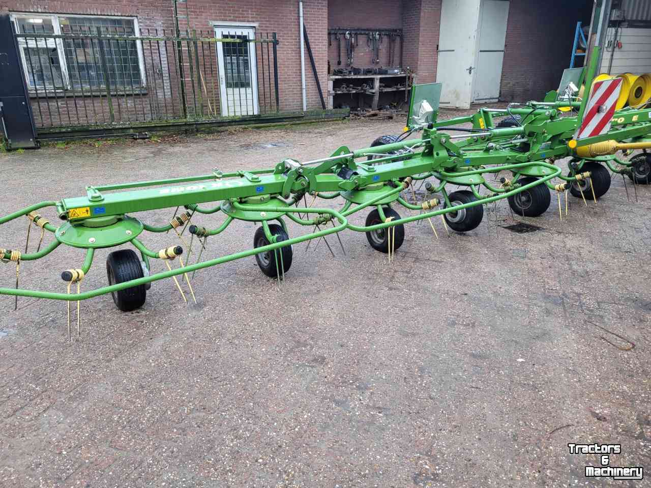 Tedder Krone KWT 11.22/10 schudder