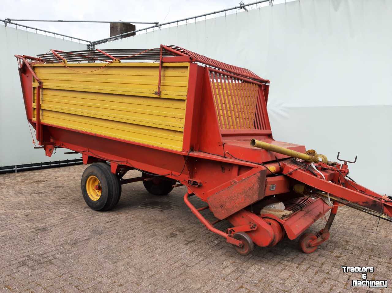 Self-loading wagon Strautmann Opraapwagen