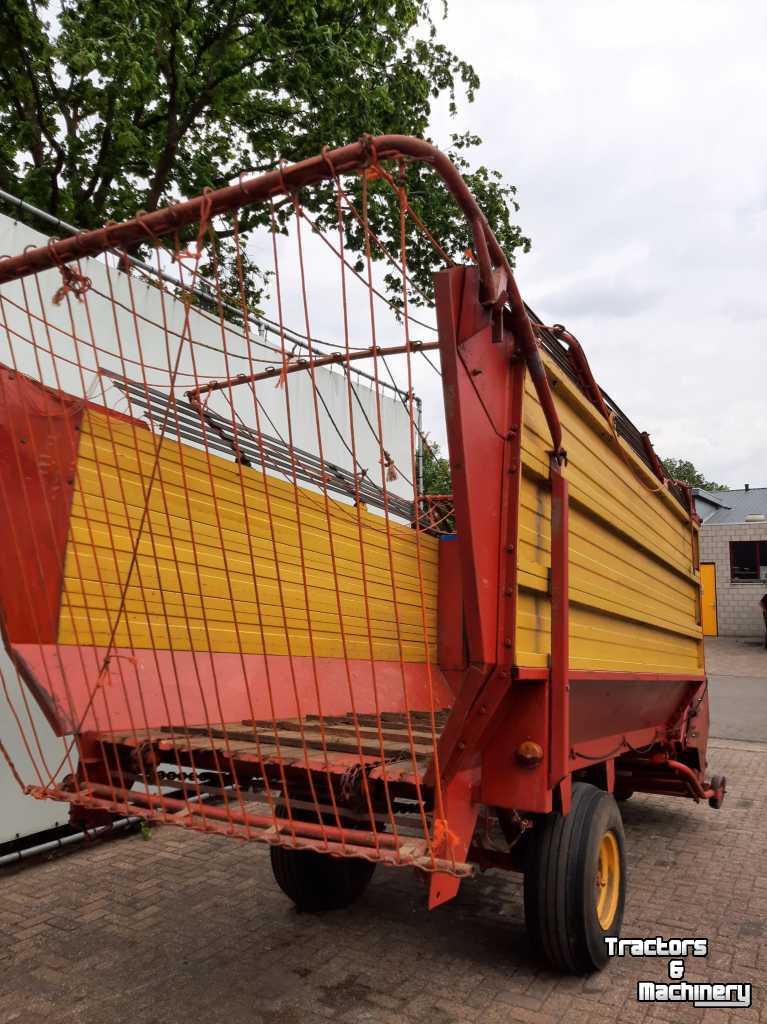 Self-loading wagon Strautmann Opraapwagen