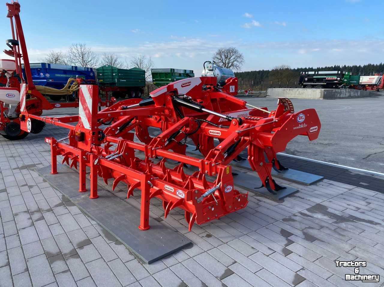 Deep subsoiler Maschio Artiglio 410/9  hydr. klappbar