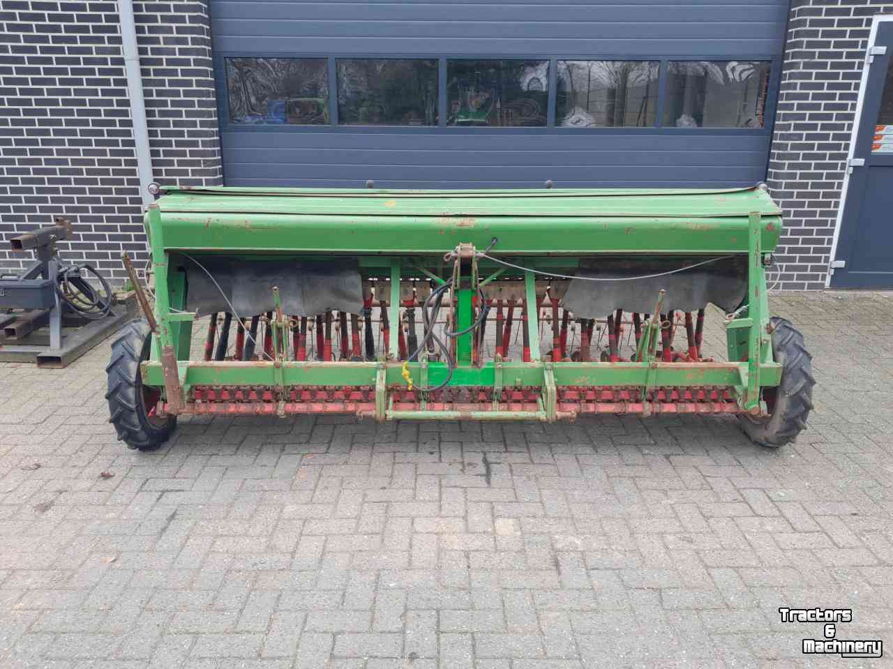 Seed drill Hassia DU 300-36 Zaaimachine