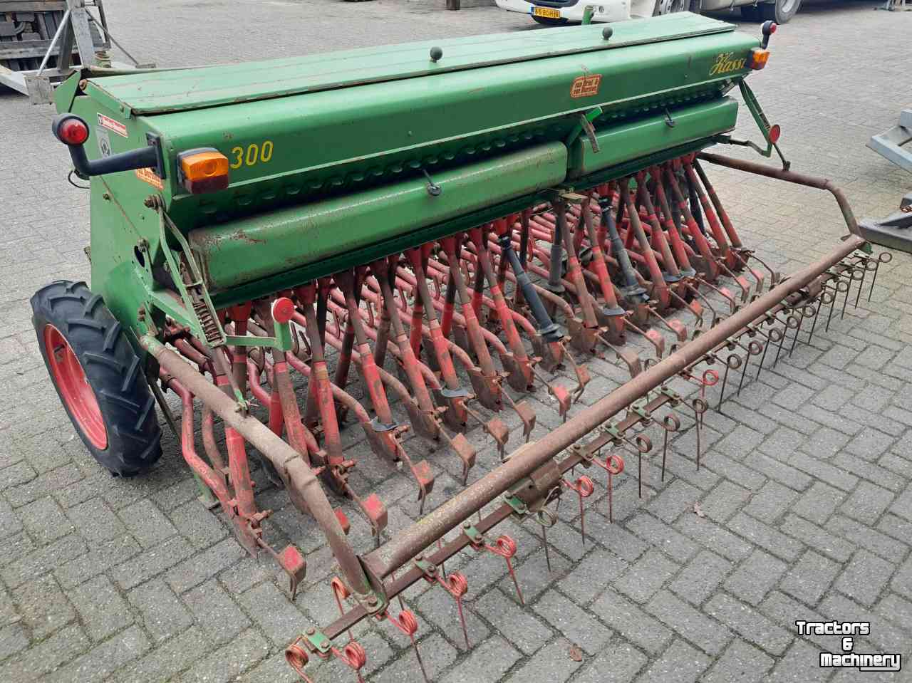 Seed drill Hassia DU 300-36 Zaaimachine