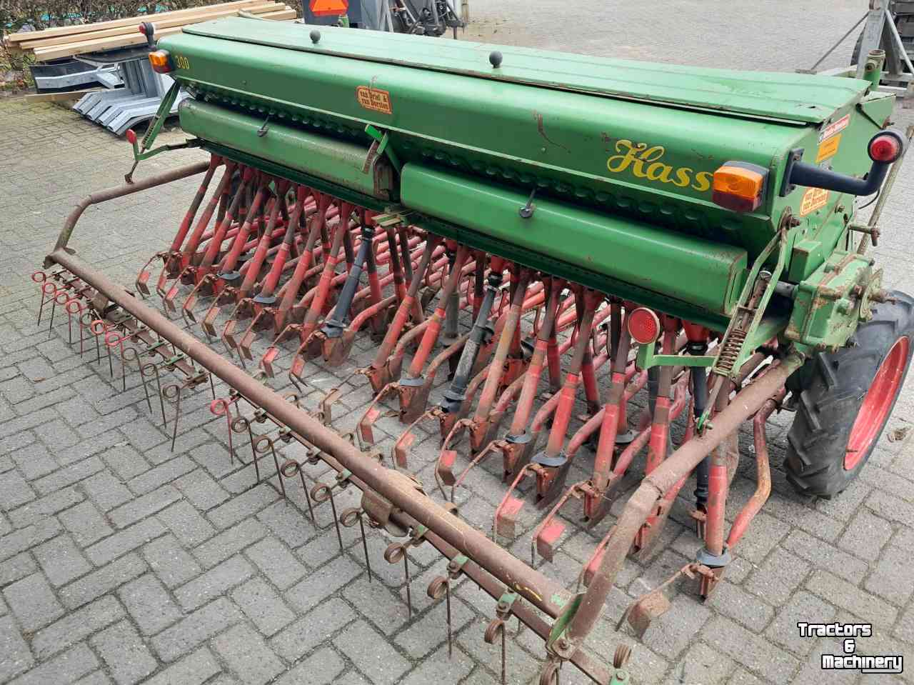 Seed drill Hassia DU 300-36 Zaaimachine