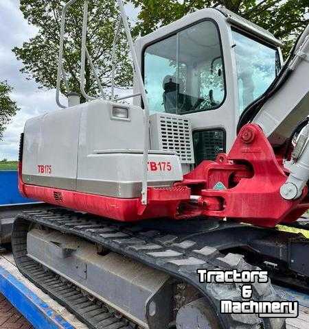 Excavator tracks Takeuchi TB 175 Midi-kraan op dieplader