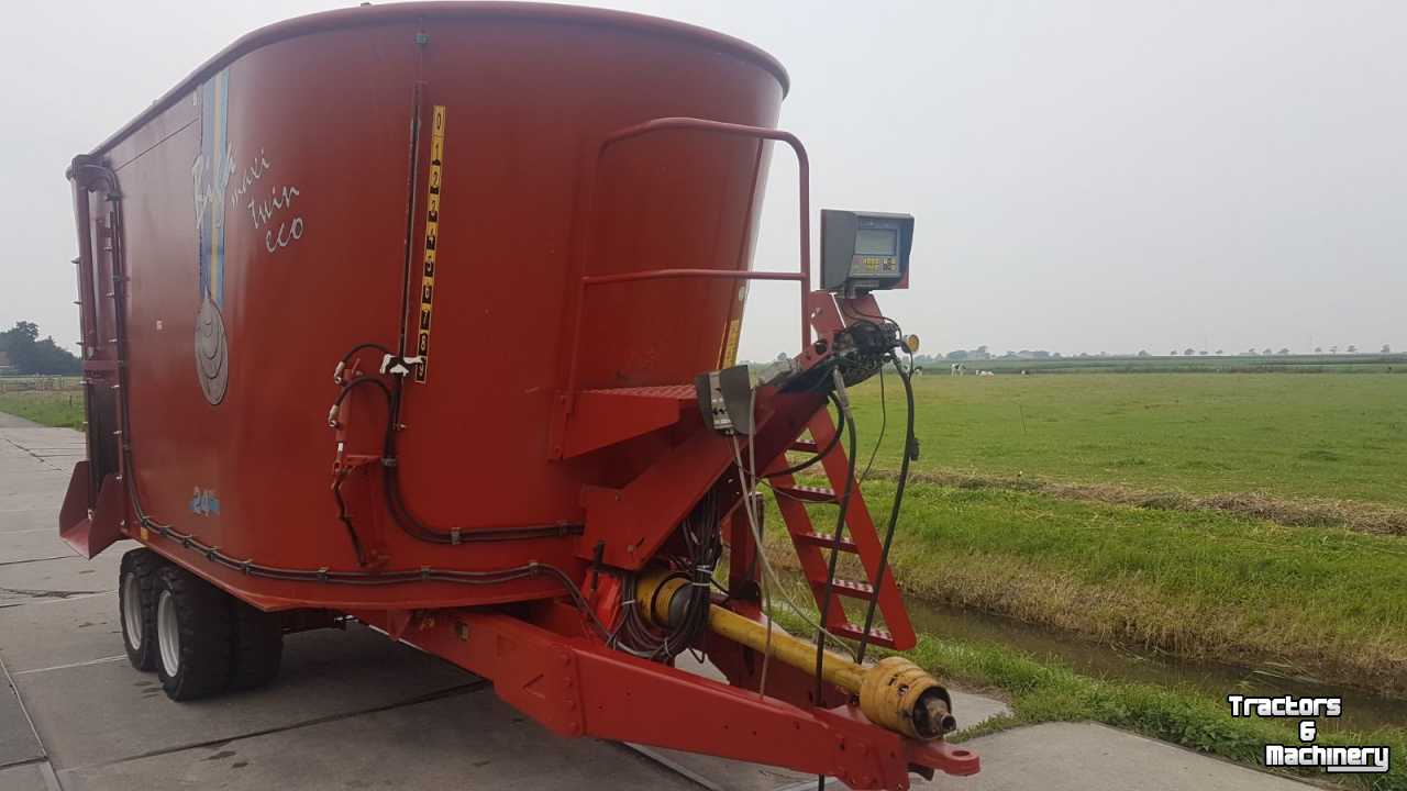 Vertical feed mixer Peecon 24m3 Tandem