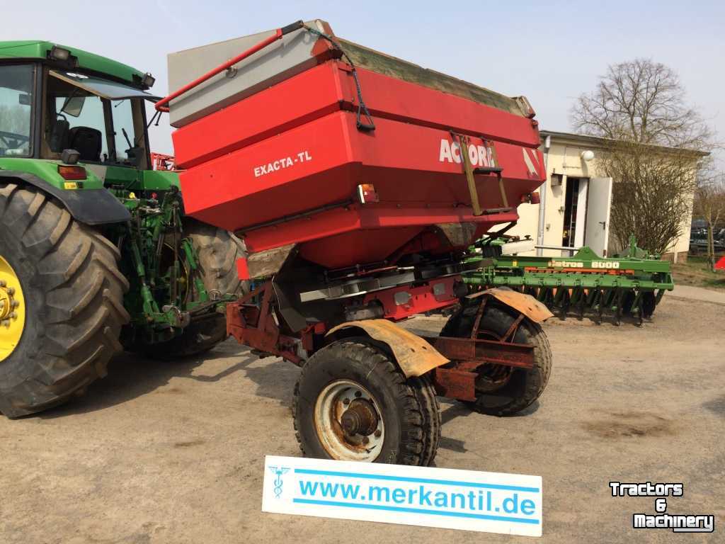 Fertilizer spreader Kverneland Exacta TL