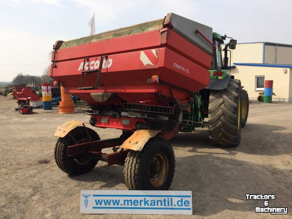 Fertilizer spreader Kverneland Exacta TL