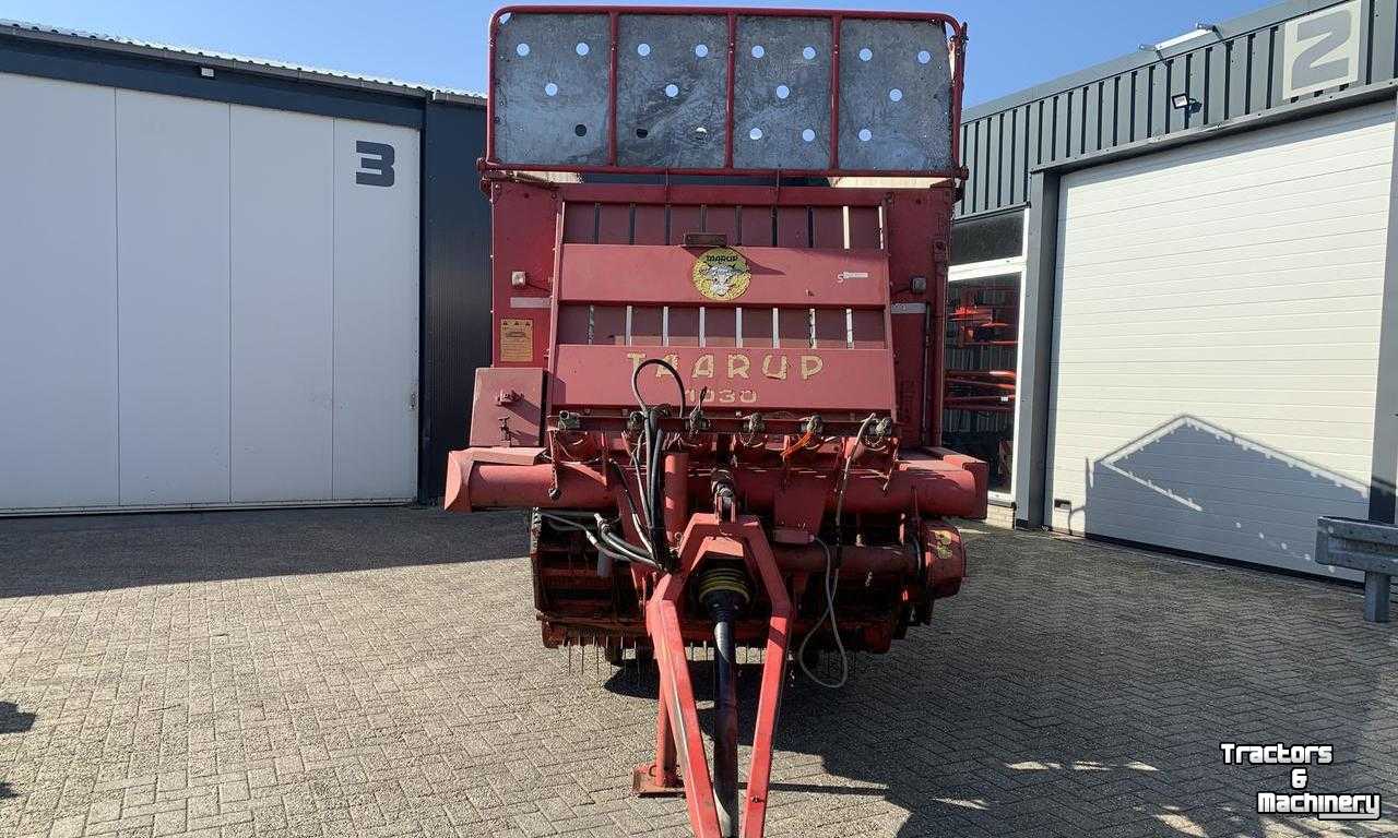 Self-loading wagon Taarup 1030 Opraapwagen