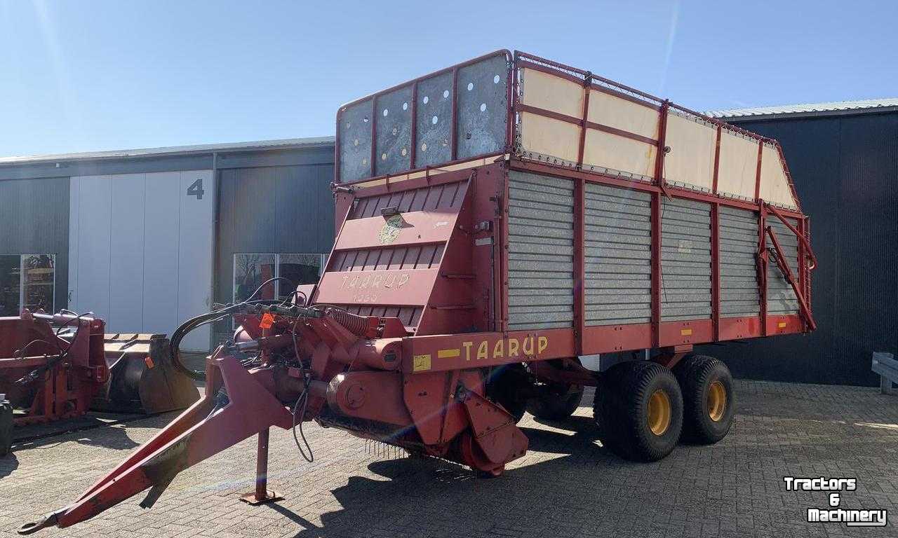 Self-loading wagon Taarup 1030 Opraapwagen