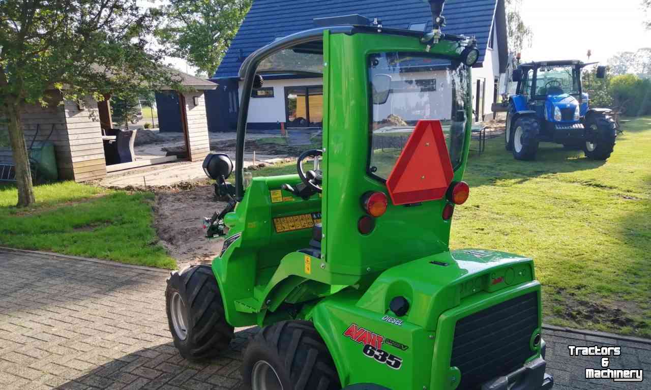 Wheelloader Avant 635 Shovel Wiellader