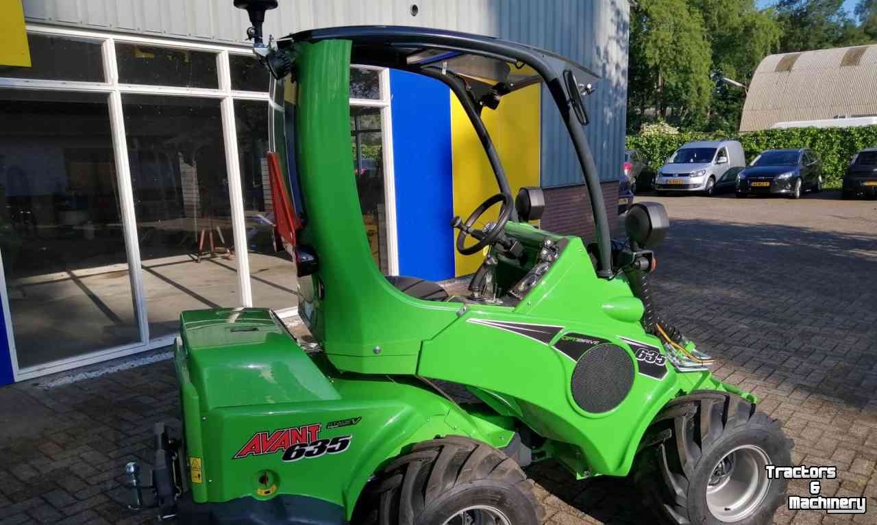 Wheelloader Avant 635 Shovel Wiellader