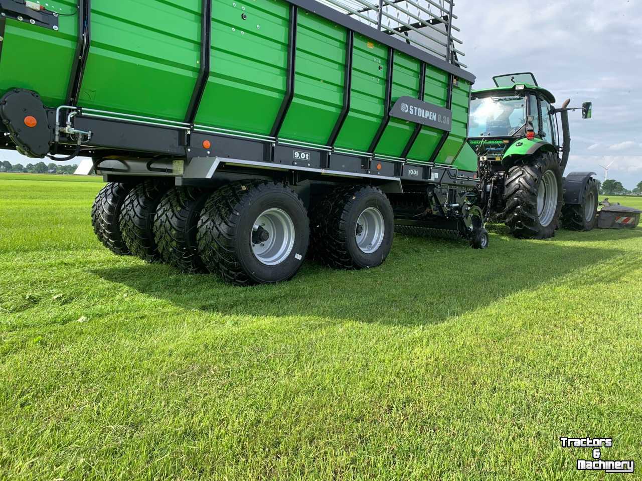 Self-loading wagon Deutz-Fahr Onderstel met 8 wielen