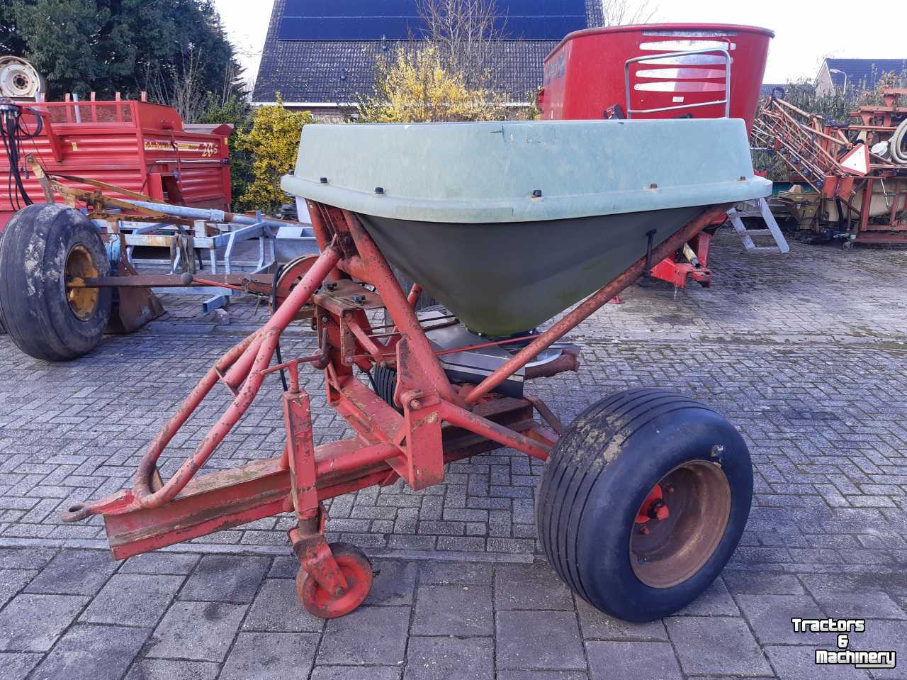 Fertilizer spreader Mullos enkel schijfs strooier