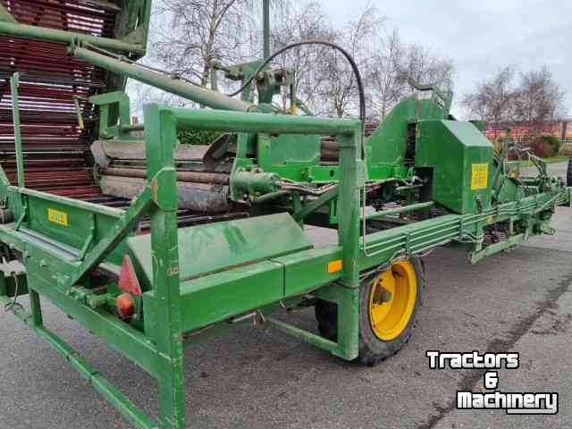 Onion harvester Krakei 36 uienlader, uienraper