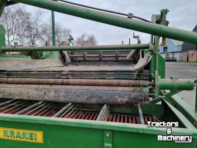 Onion harvester Krakei 36 uienlader, uienraper