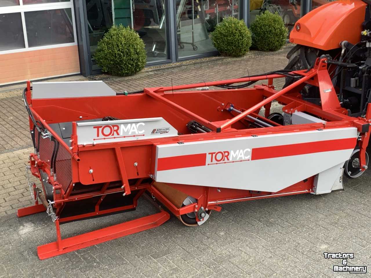 Onion harvester  Tormac, OL 225, uienrooier