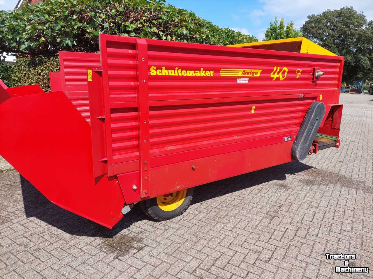 Silage-block distribution wagon Schuitemaker blowa 40F