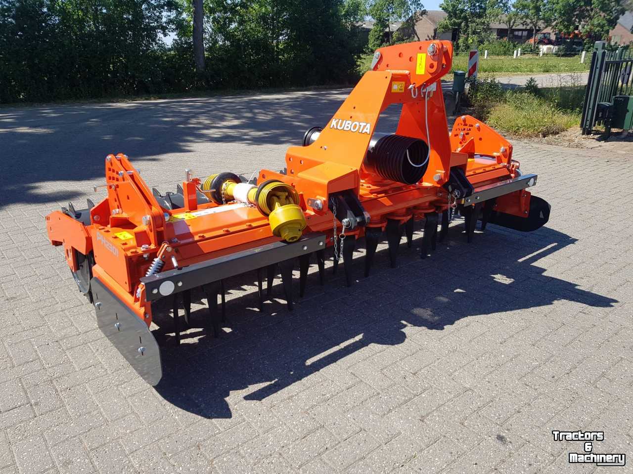 Rotary Harrow Kubota Rotorkopeg PH2301 ( prijs met open kooirol)