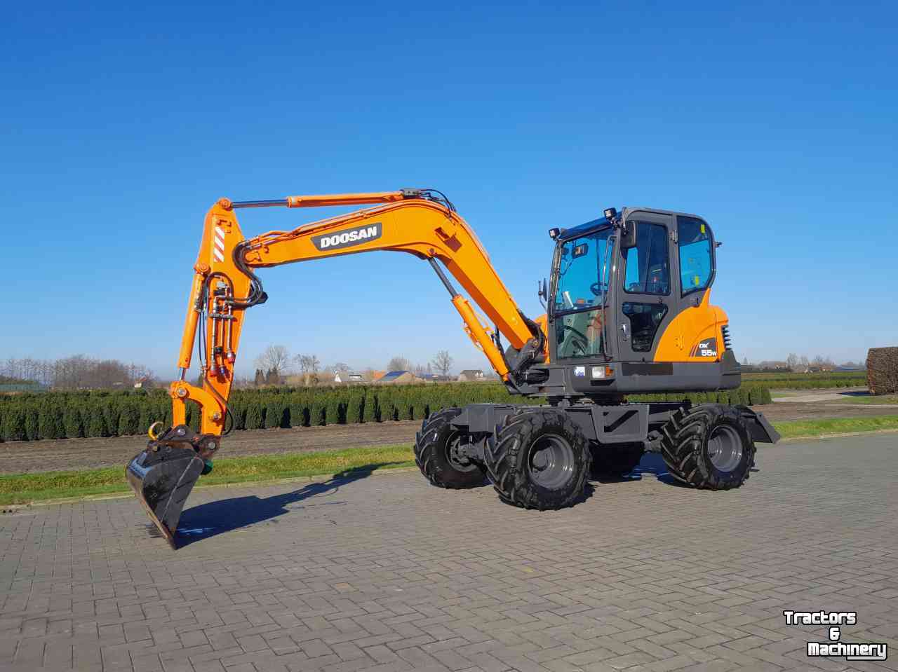 Excavator mobile  Doosan DX55W