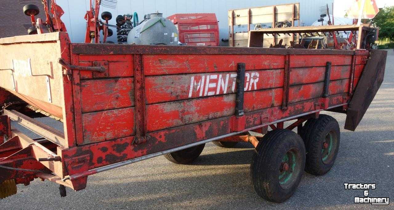 Manure spreader  Mentor 4 T Stalmeststrooier Mestverspreider