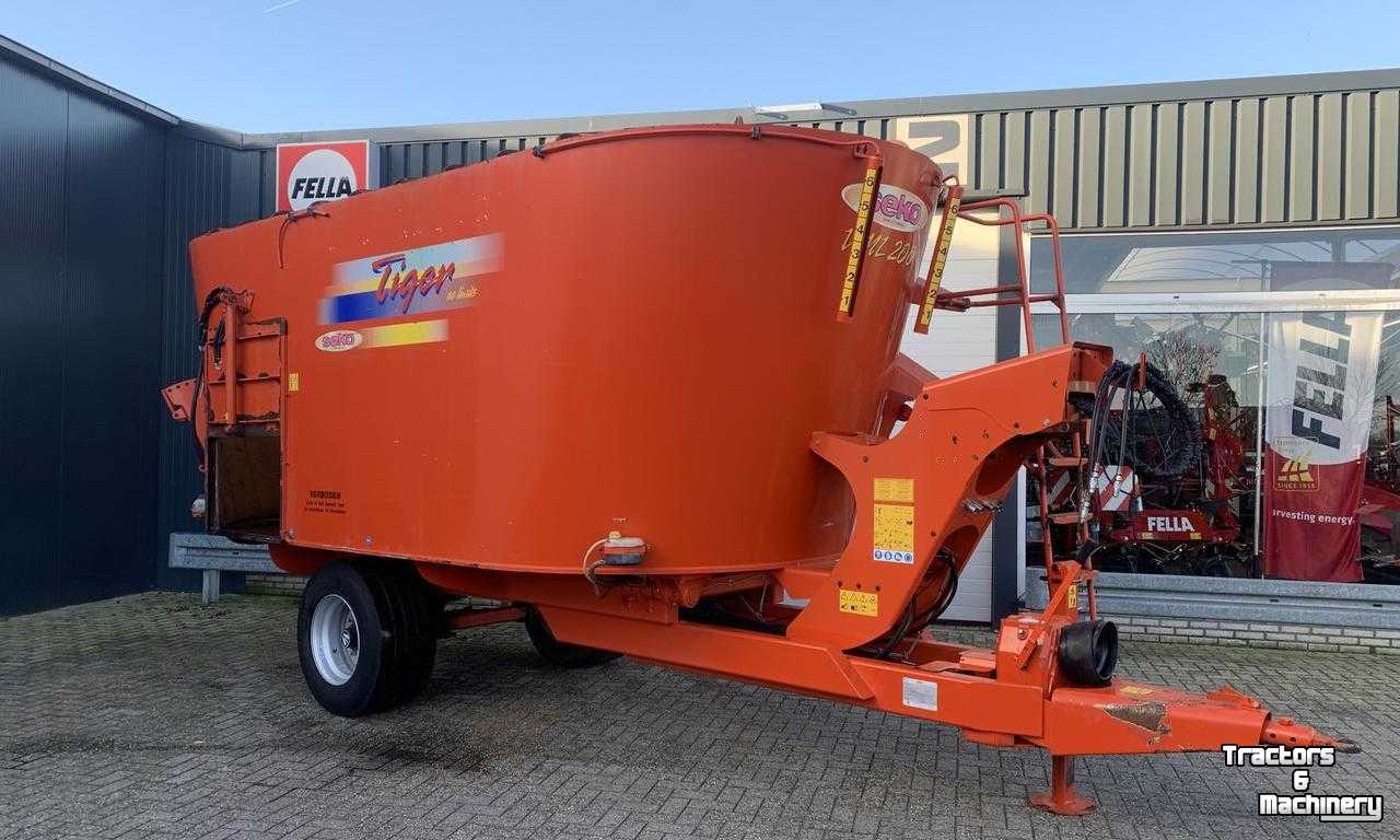 Vertical feed mixer Seko VML 200 Verticale Voermengwagen