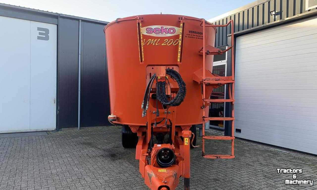 Vertical feed mixer Seko VML 200 Verticale Voermengwagen