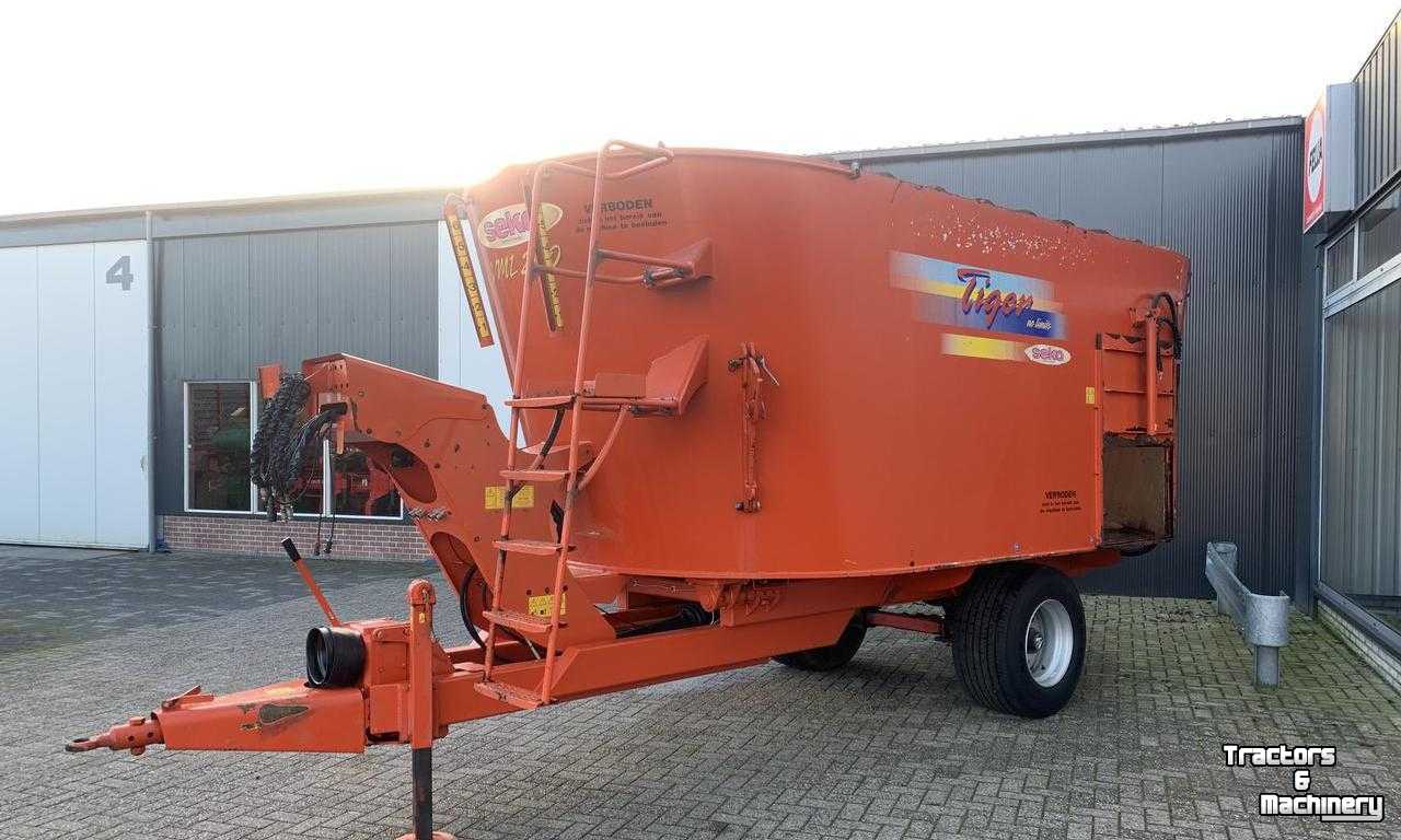 Vertical feed mixer Seko VML 200 Verticale Voermengwagen