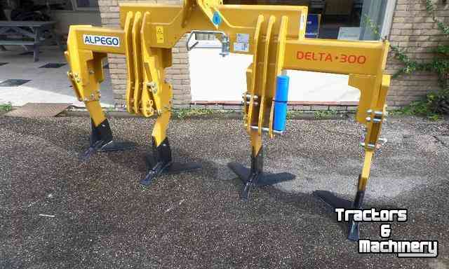 Deep subsoiler Alpego Delta 4-300 Diepwoeler