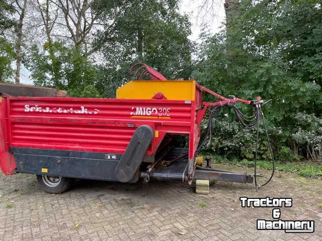 Silage-block distribution wagon Schuitemaker amigo 30S