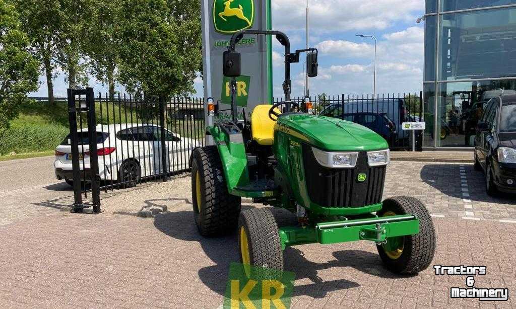 Horticultural Tractors John Deere 4052 M Compacte Tractor Traktor