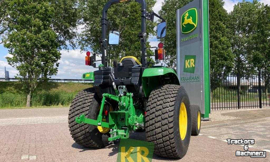 Horticultural Tractors John Deere 4052 M Compacte Tractor Traktor