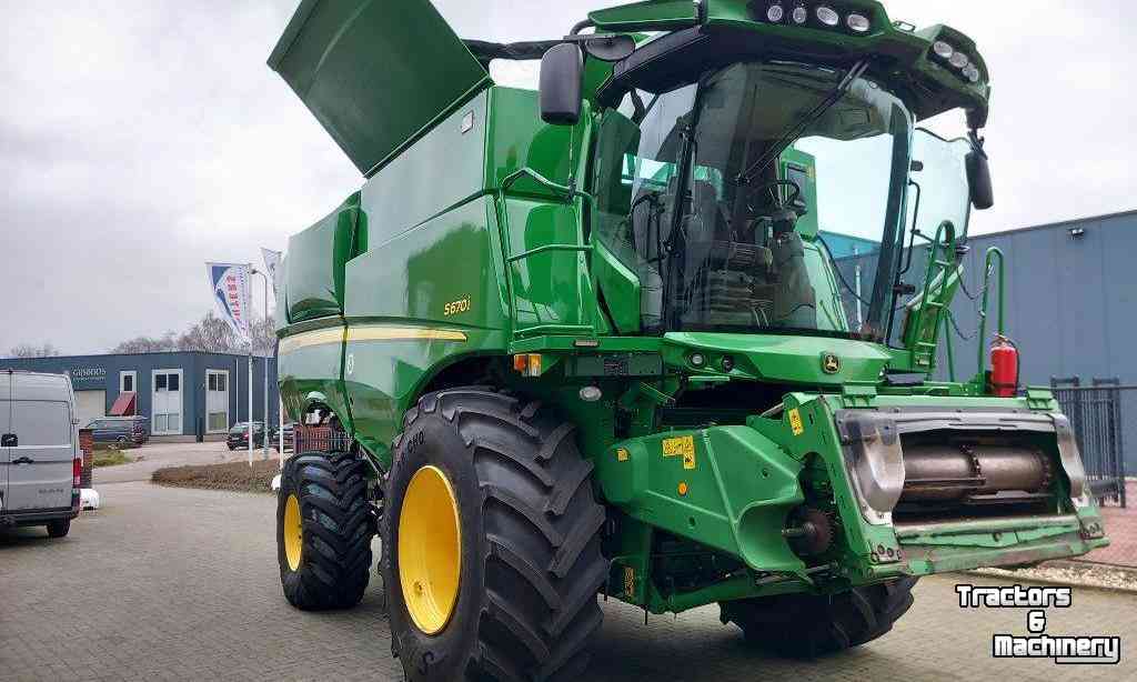 Combine John Deere S670i