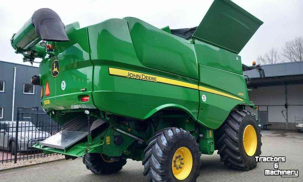 Combine John Deere S670i