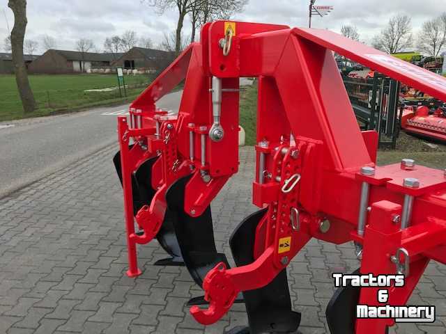 Deep subsoiler GRS Woelers 3 tand 6 tand GRS